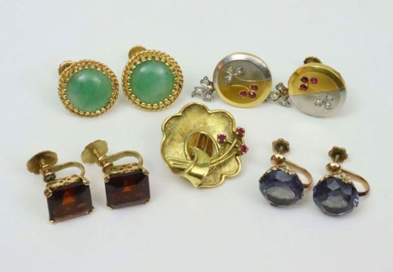 Pairs of gemstone screwback earrings