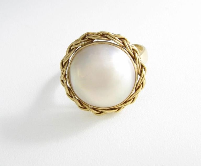 18k yellow gold mabe pearl ring
