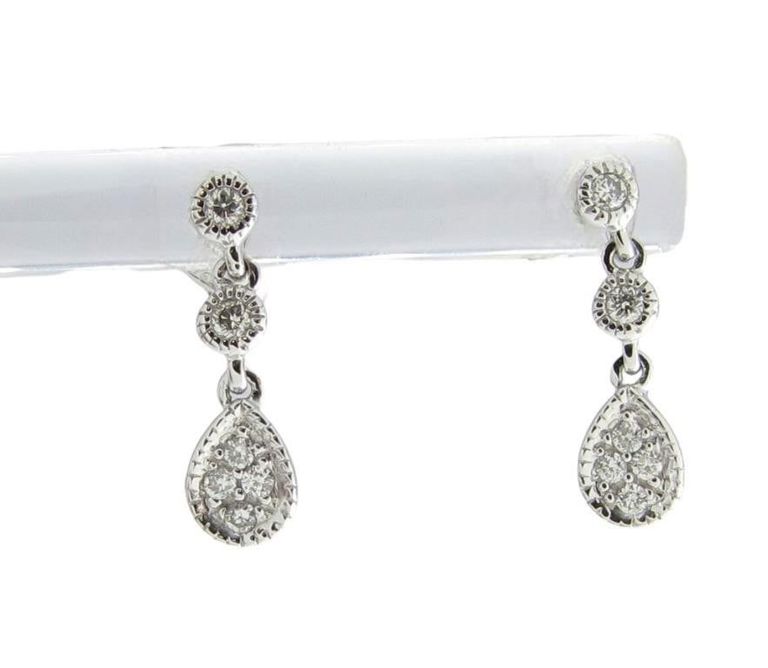 Pair of 18k white gold diamond dangle earrings
