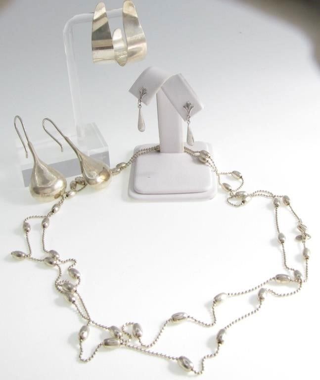 Sterling silver jewelry group: necklace and earrings