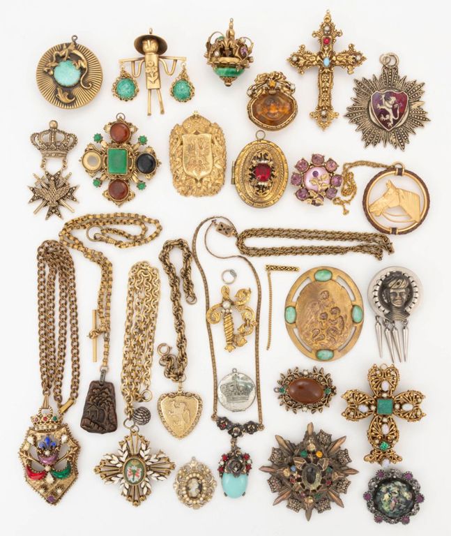 Assorted Antique / Vintage Costume Jewelry