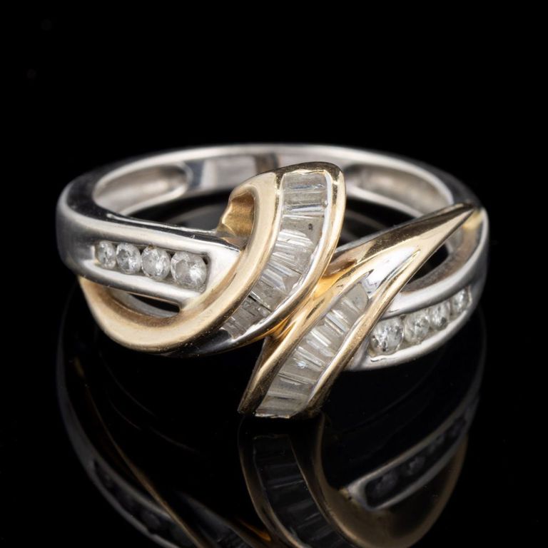 Vintage / Contemporary 14k Two-toned Gold and Diamond Lady's Ring