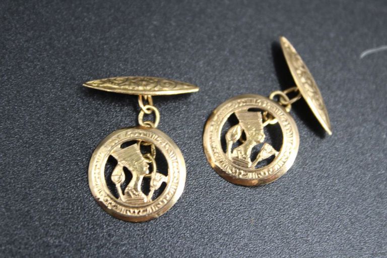 Pair of Egyptian Nefertiti 18k Gold Cufflinks