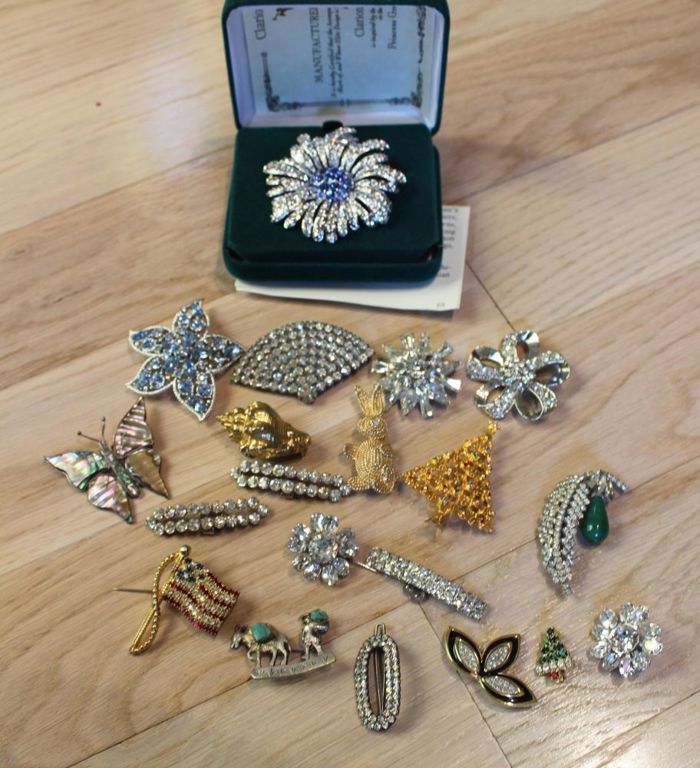 Grouping of 20 Costume Jewelry Brooches