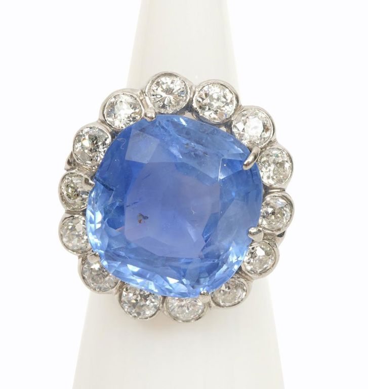 18K White Gold Sapphire & Diamond Ring