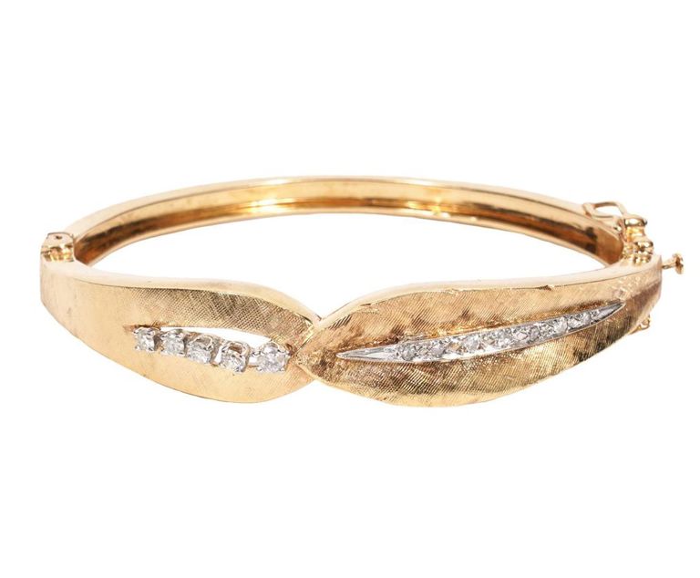 14K YG & Diamond Hinged Bangle Bracelet