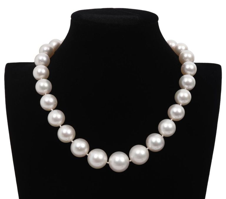 Strand of South Seas pearls with 18k white gold clasp