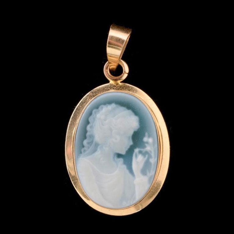 14K Cameo Pendant.