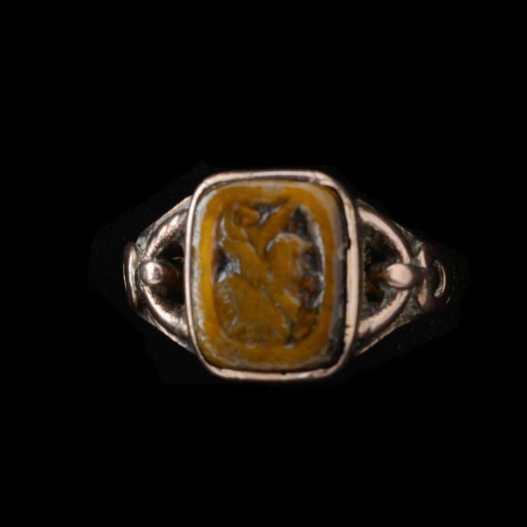 10K Gold and Tiger eye Cameo Ring.