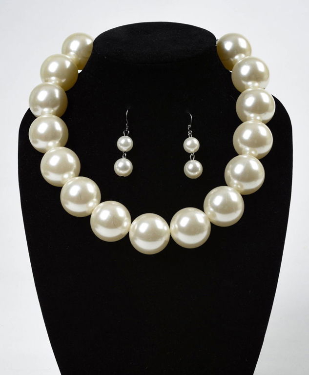 Very Large Exaggerted Pearl Necklace and Earrings.