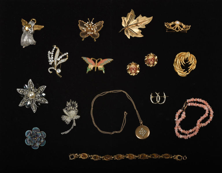 Group of Sixteen Pieces of Jewelry.
