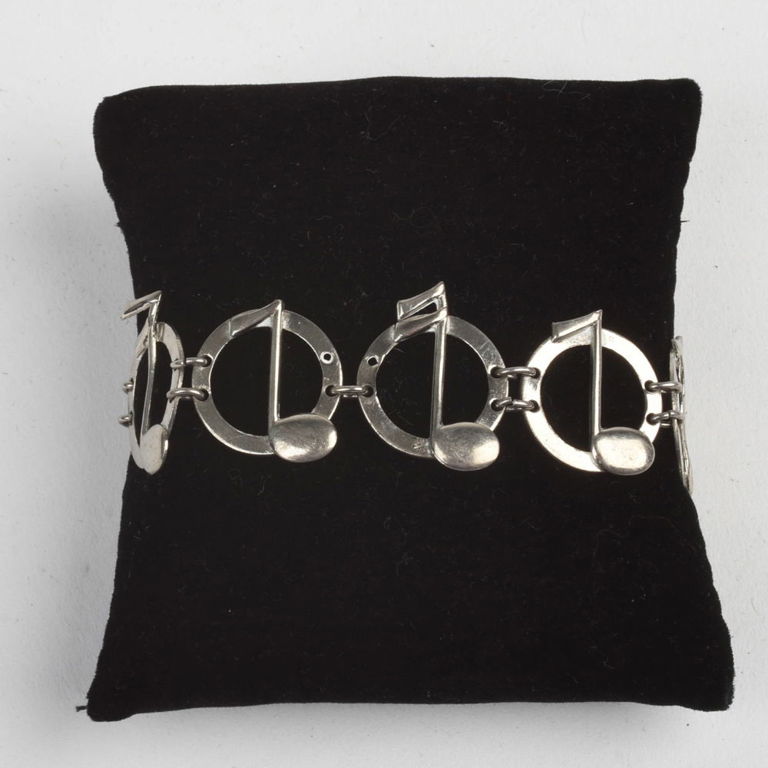 Sterling Silver Link Bracelet.