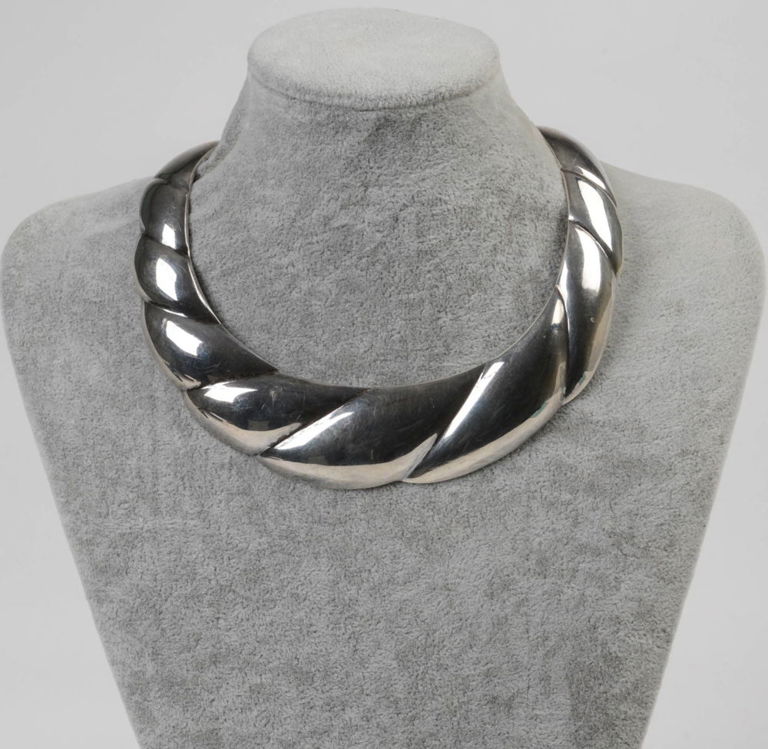 Tiffany & Co. Sterling Heavy Collar.