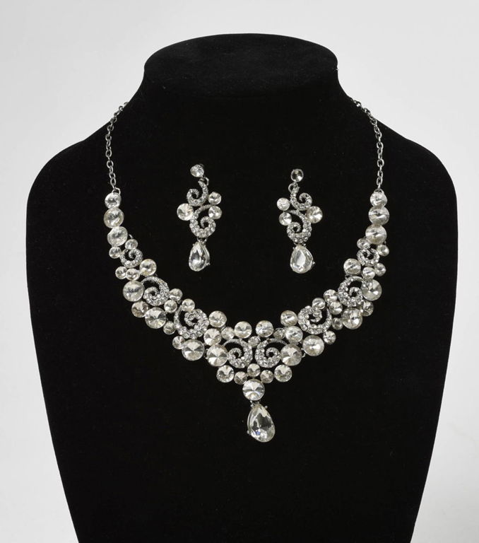 Rhinestone Neckalce with Drop Earrings.