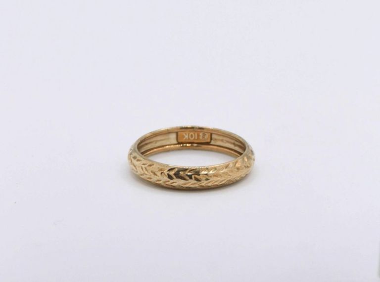 10K Yellow Gold Band