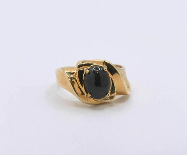 14K Yellow Gold Black Cat's Eye Ring