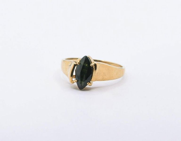10K Ebony Sapphire Ring
