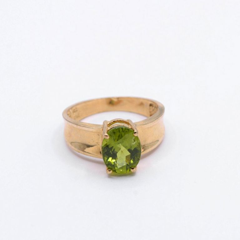 10K Peridot Ring