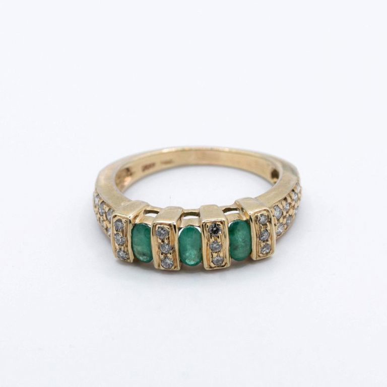 10K Emerald & Diamond Ring