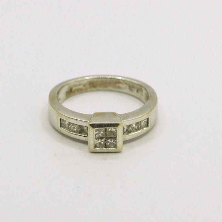 14KW Diamond Cluster Ring