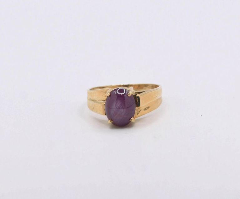 14K Yellow Gold Plum Star Ruby Ring