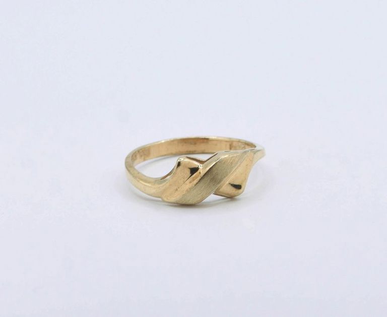 14K Yellow Gold Ring