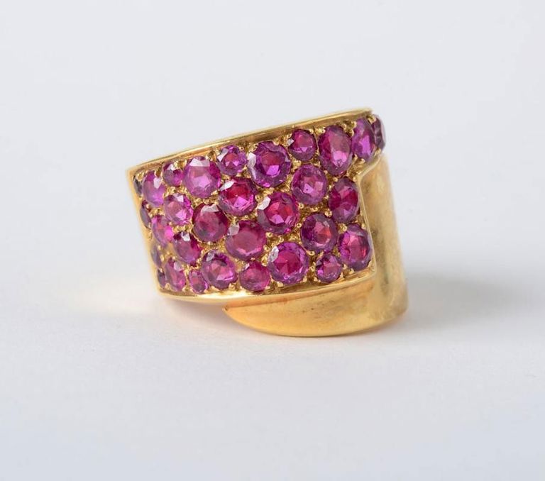 Retro 18k Gold and Ruby Ring