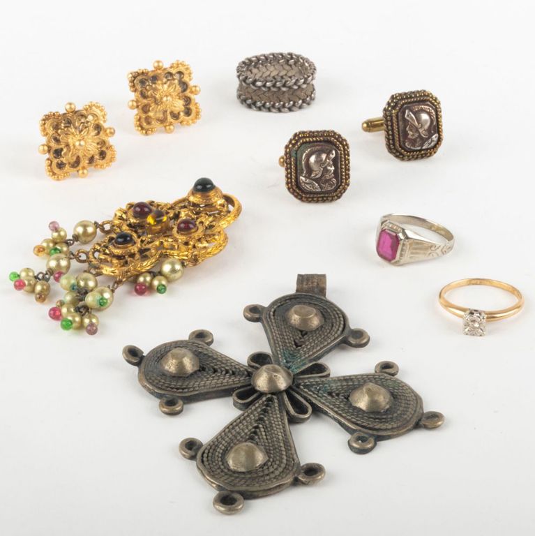 Miscellaneous Group of Jewelry