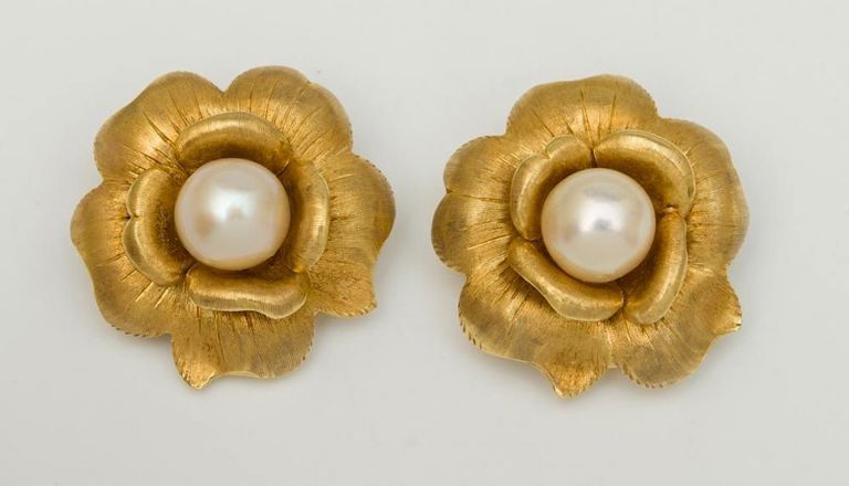 Pair of 18k Gold and Cultured Pearl Flower-shaped Earclips