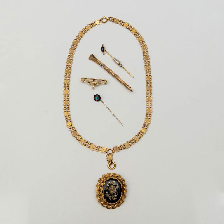 Miscellaneous Group of 14k Gold and Gold Plated Pins and a Chain