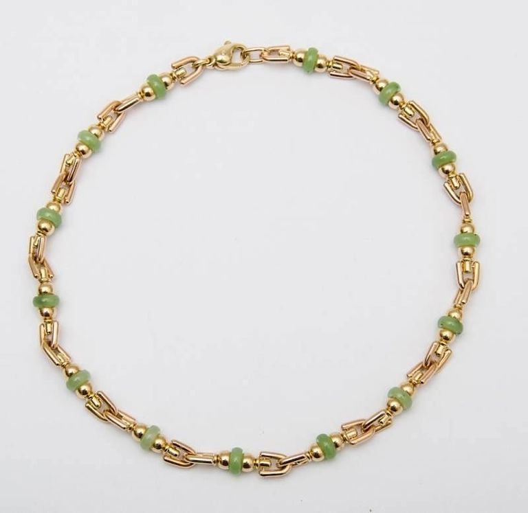 18k Yellow Gold and Jade Necklace