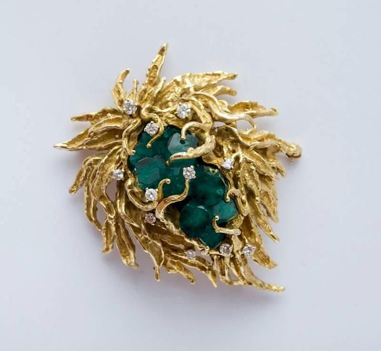 14k Yellow Gold Chatham" Emerald and Diamond Brooch"