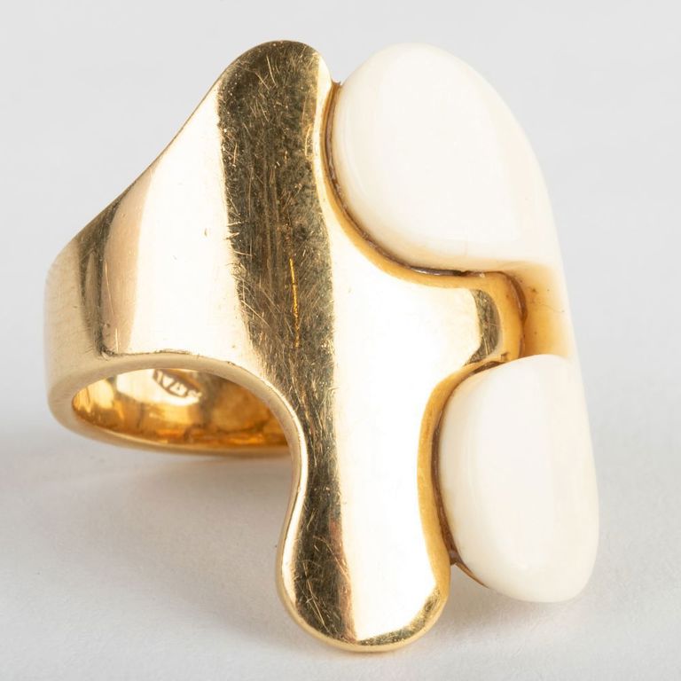 Van Cleef & Arpels 18k Gold Ring
