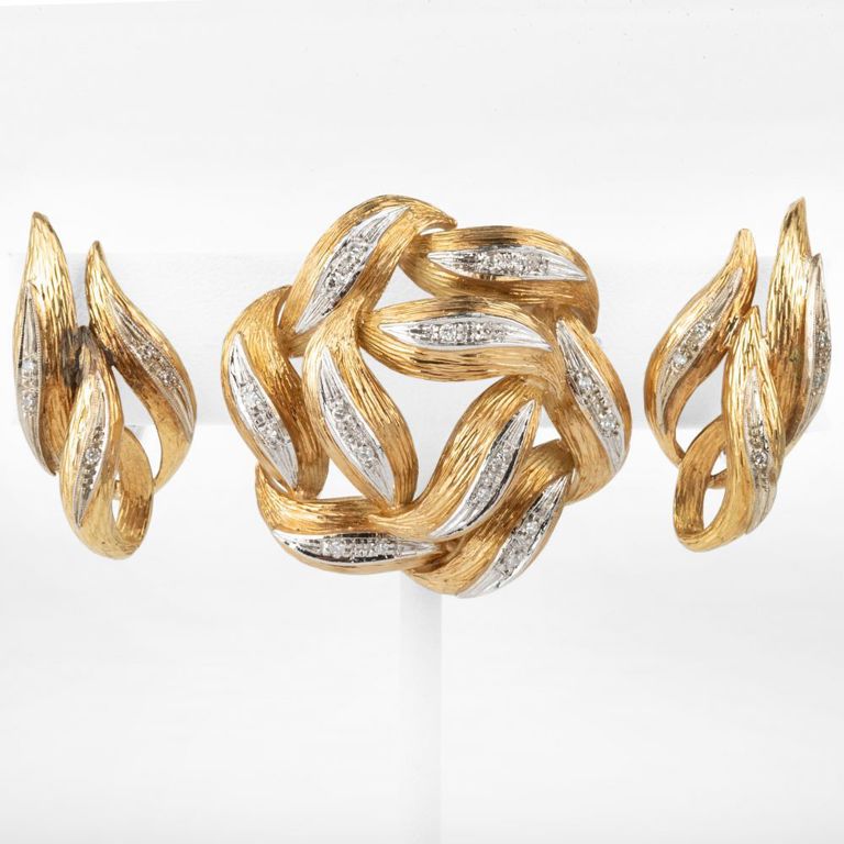 18k Gold and Diamond Brooch and a Pair of Matching Earclips