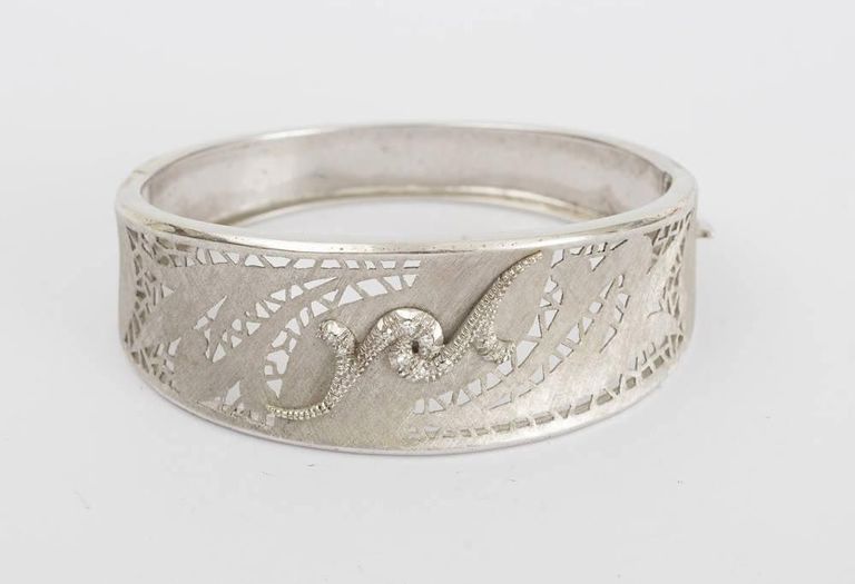 18k White Gold and Diamond Bangle