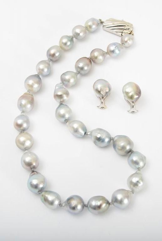14k White Gold and Baroque Pearl Necklace