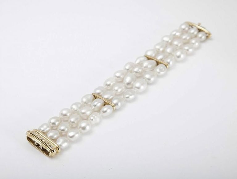 18k Gold and Freshwater Pearl Bracelet