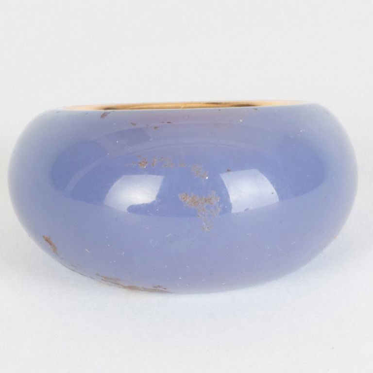 Vhernier 18k Gold and Lavender Jade Ring