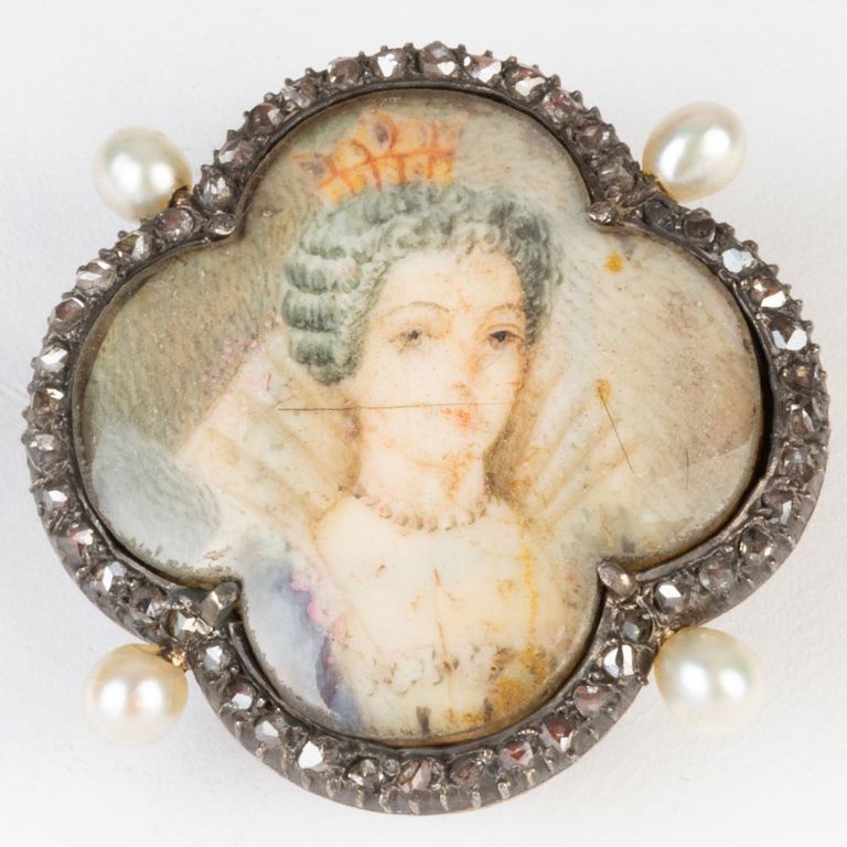 Victorian Style Portrait Brooch