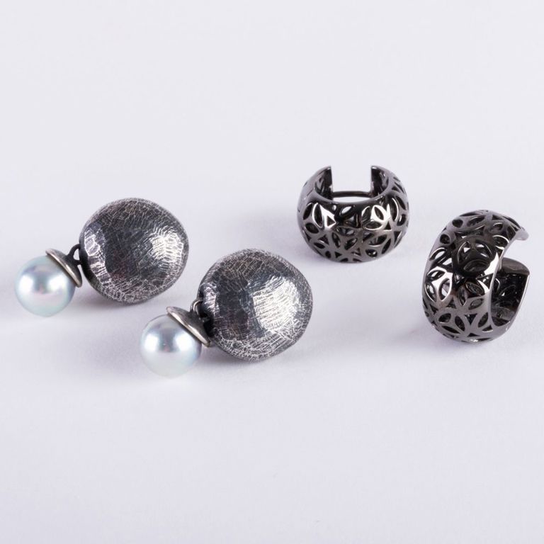 Pair of Di Modolo Sahara black rhodium huggie earrings