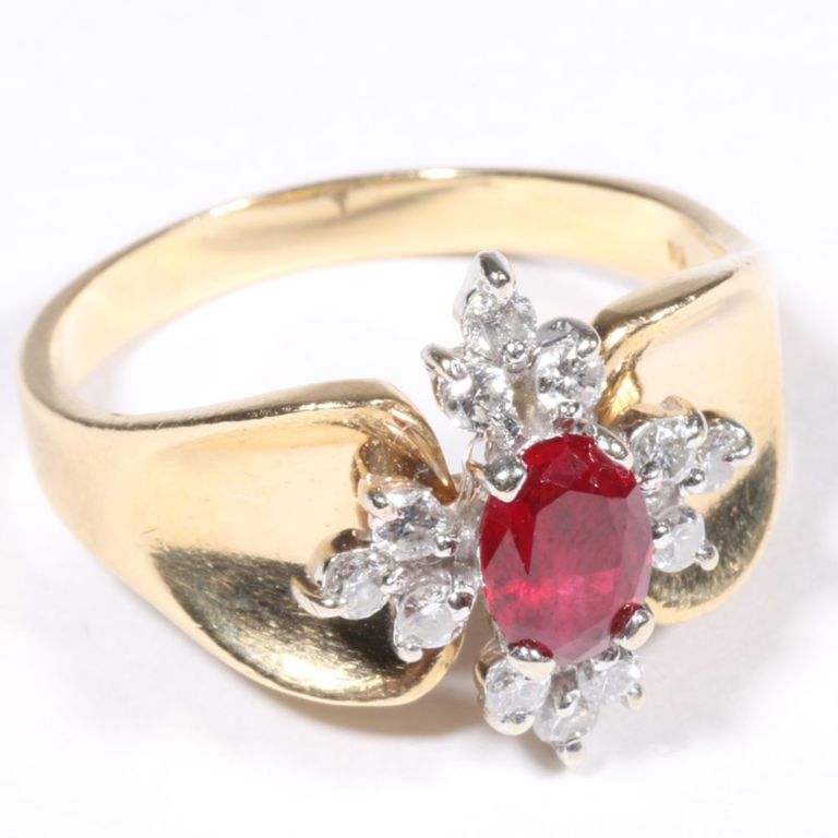 14k yellow gold ruby and diamonds ring