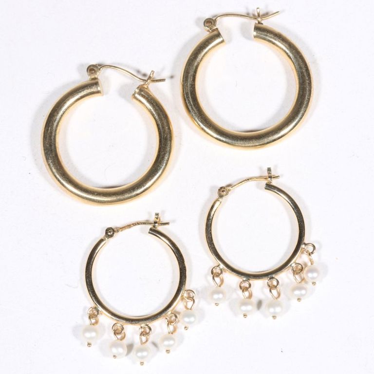 Two pairs 14k yellow gold hoop earrings