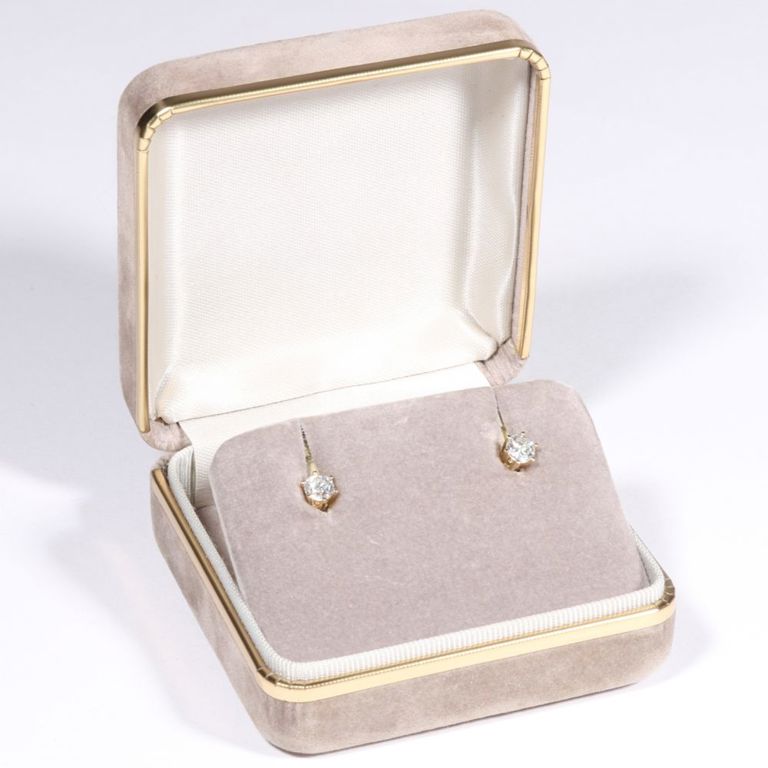 14k yellow gold diamond stud earrings