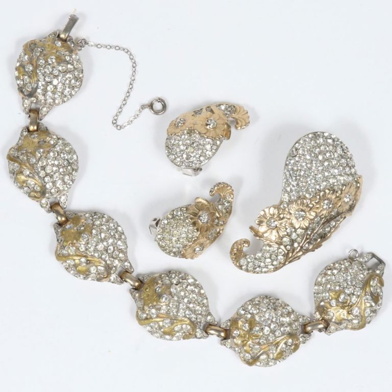 Reja three piece jewelry group