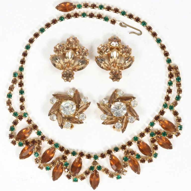 Сitrine colored marquis jewel necklace with two pairs of earrings