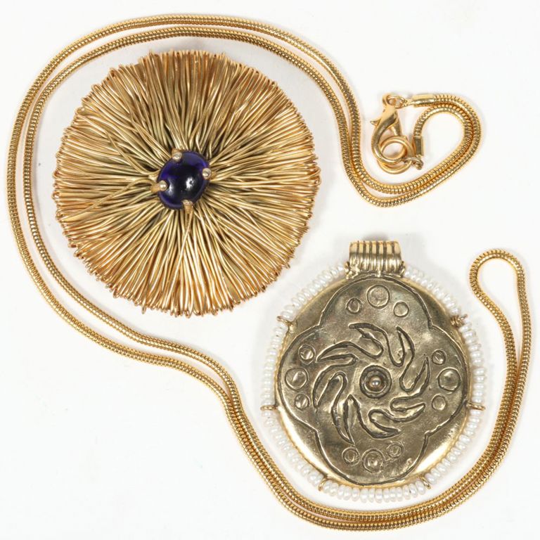 Wire pendant brooch, pearl seed bead pendant and gold tone chain