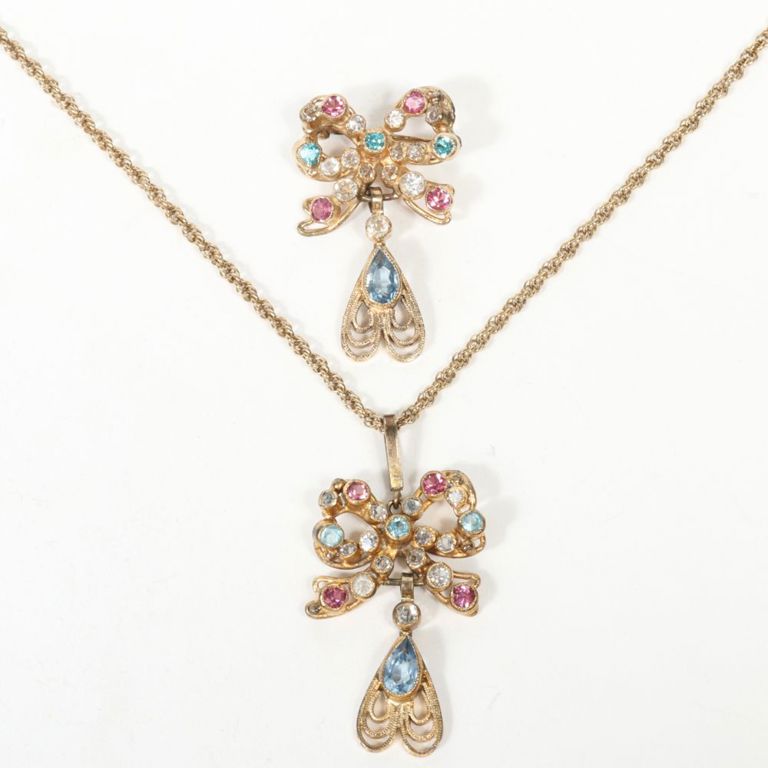 Gilt filigree bow pendant necklace and matching brooch