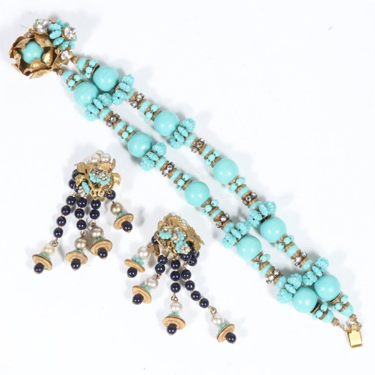 Turquoise beaded bracelet, and faux pearl dangle earrings