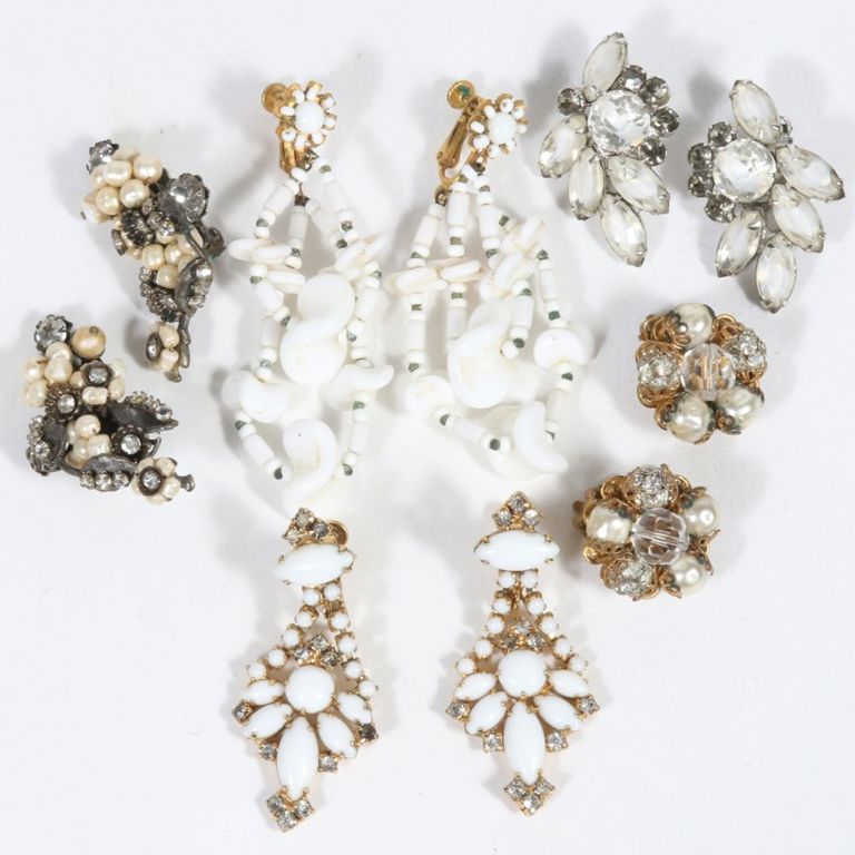 Vintage five piece earrings group