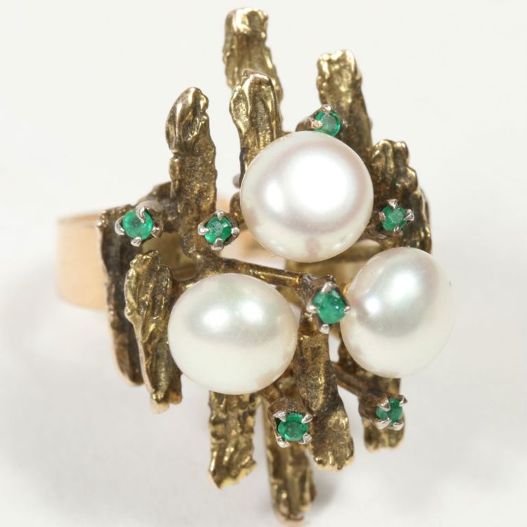 14k yellow gold ring with emeralds and pearls
